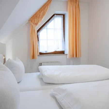 Апартаменты Alte Bergstrasse 6 Flundernest *